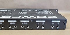 BEHRINGER POWERPLAY HA 4000 HEADPHONE DISTRIBUTION AMPLIFIER – TESTED & WORKING