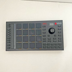Akai Professional MPC Studio MIDI Music Production Controller – OPEN BOX