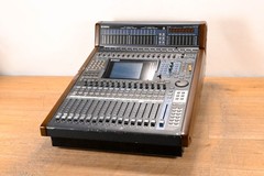 Yamaha DM1000 48-Channel Digital Audio Mixing Console CG01VXE