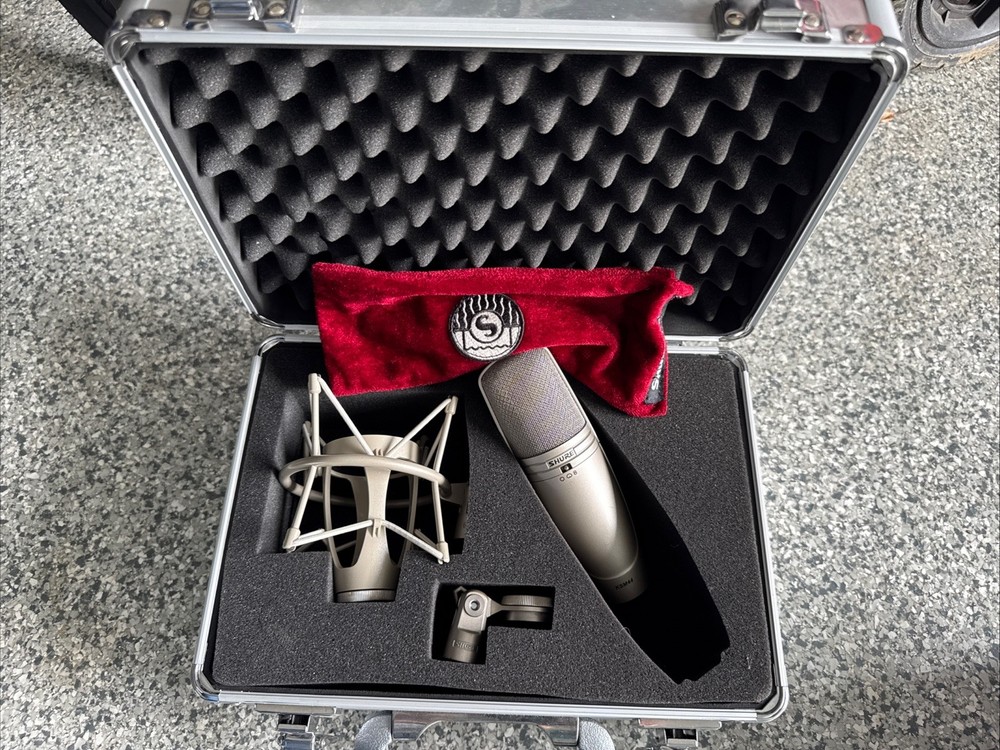 Shure KSM44 Condenser Microphone, Large Diaphragm, Multi-Pattern
