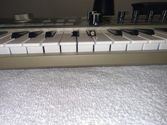 Korg microKORG 37-Key Synthesizer Vocoder w/ Gooseneck Microphone Effects