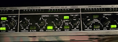 Behringer Multicom Pro MDX4400 4-Channel Audio Interactive Dynamics Processor