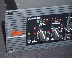 DBX 2215 Equalizer / Limiter With Type III Noise Reduction – 100-120V