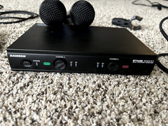 Samson Stage SR200 Dual Wireless Vocal System with 2 Dynamic Q6 Mics
