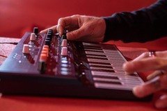 Arturia MicroFreak Synthesizer Keyboard 25 Key Hybrid
