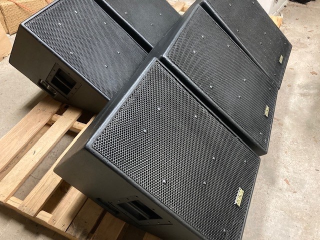 EAW SM500 Stage Monitor 2-Way, 15″ LF w/2″-throat horn (5 available)