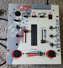 Pyle Pro PYD720 Performance Trickster Music Mixer, Powers on, Otherwise Untested