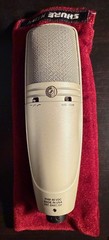 Shure KSM44 Dual Diaphragm Multi-Pattern Condenser Microphone, Shock-Mount, Case