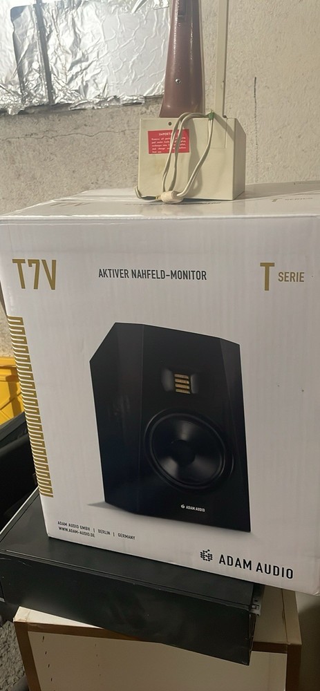 Adam Audio T7V T Series 7″ Powered Studio Monitor Speaker Single