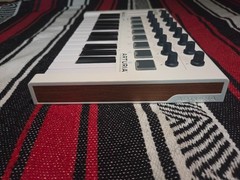 Arturia MiniLab MKII – USB MIDI Keyboard Controller