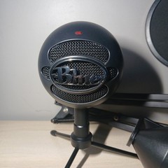 Blue Snowball Ice Microphone + Knox Gear Pop Filter & Mount Adjustable Arm