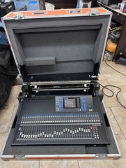 Yamaha LS9-32 32-Input Digital Mixing Console in Calzone Roadcase w/Wheels #7310