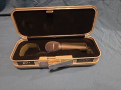 Peavey PVM-38 Microphone with Hard Case No Key