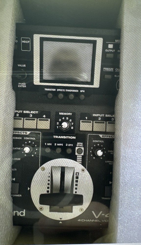 Roland V-4EX 4-Channel Video Mixer Tested, working well, in good condition.
