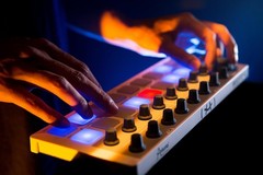 – BeatStep – Compact MIDI Controller & Sequencer with Creative Software for R…