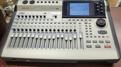 AKAI Professional&Digital Personal Studio DPS16 16trMTR 24bit 96kHz 10GB HD AsIS