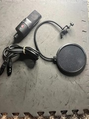 sE Electronics X1 Large Diaphragm Condenser Microphone Bundle + Pop Filter & XLR
