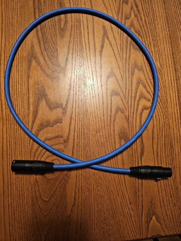 Canare DA206 110 Ohm AES/EBU Digital Cable With XLR M to F Neutrik, 1 Meter