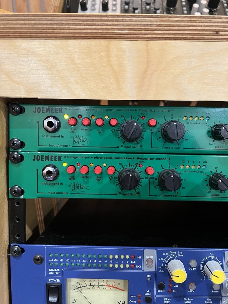 Joemeek VC6Q British Channel Strip – Mic Preamp/Compressor/EQ