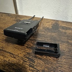 Sony UTX-B2 UHF Transmitter & URX-P2 UHF Tuner, Lavalier Microphone, XLR Output