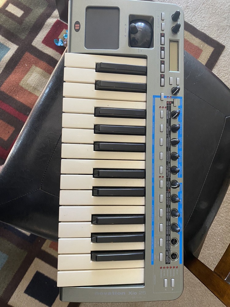 NOVATION XIO SYNTH 25