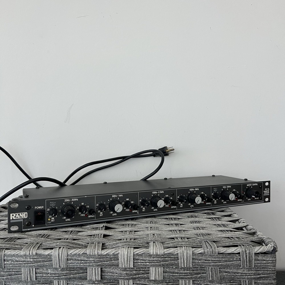 RANE PE 15 PARAMETRIC EQUALIZER Some stubs/inserts missing. Rack Mount. WORKS