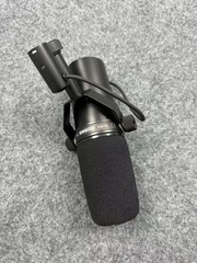 Shure SM7B Professional Podcast & Streaming Microphone Studio Quality