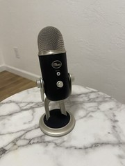 Blue Yeti USB Microphone – Silver