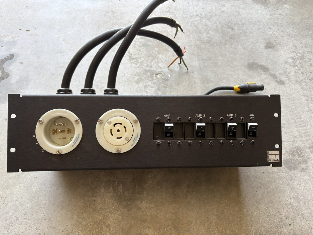 Rack Pack 3-Phase Power Distro – 30A input w/passthrough – direct amp connection
