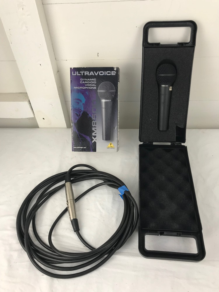 Behringer XM8500 Vocal Microphone w/ Original Case & 20′ Cable