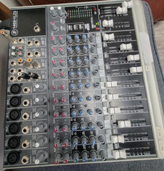 Mackie 1402-VLZ Pro 14-Channel Mic/Line Mixer