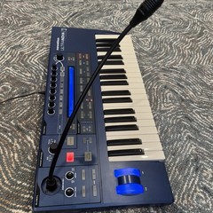 Novation UltraNova: Analog Modeling Synthesizer 37-Key 20 Voice / Vocoder w/Mic