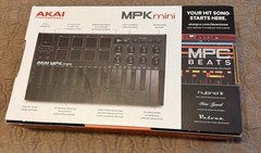 Akai MPK mini 25-Key USB MIDI Keyboard Controller Arpeggiator w/ Box