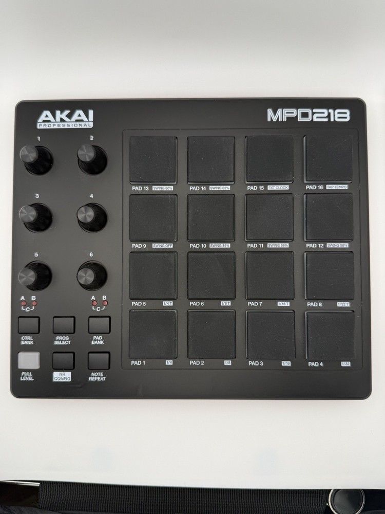 AKAI Professional MPD218 MIDI Controller