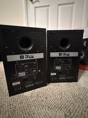 JBL Professional 305PMKII Powered 5″ Two-Way Studio Monitor (Quantity, 2)