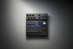Zoom LiveTrak L-8 Portable 8-Channel Digital Mixer & Multitrack Recorder + Acc.