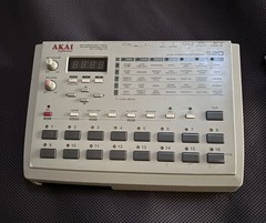 Akai S20 16-Bit Stereo Phrase Sampler Pad Triggers Loop Resample