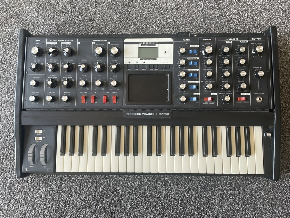moog minimoog voyager