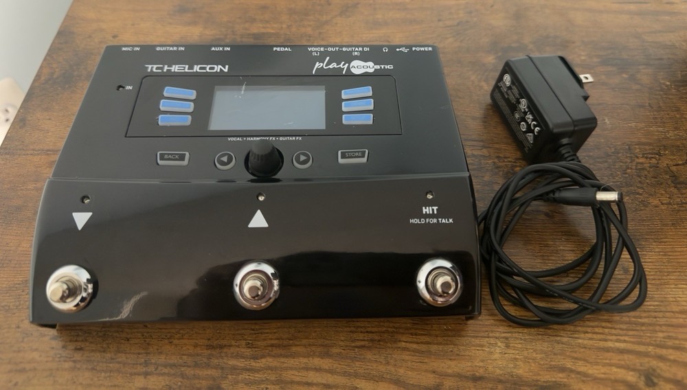 TC-Helicon Play Acoustic Digital Vocal Processor & Multi-Effects Acoustic Guitar