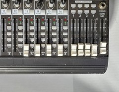 Mackie 1604-VLZ PRO 16-Channel 4-Bus 3-Band EQ XDR Phantom Power Analog Mixer