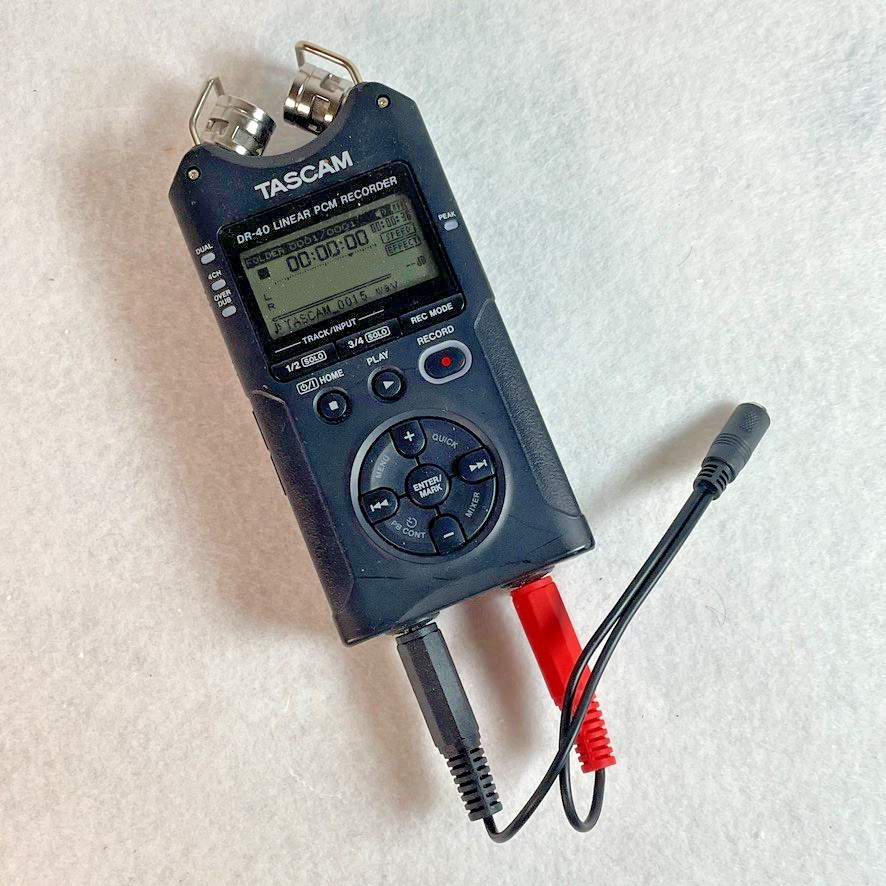 TASCAM DR-40 Portable Recorder – Powers On – Untested Beyond Basic Functions