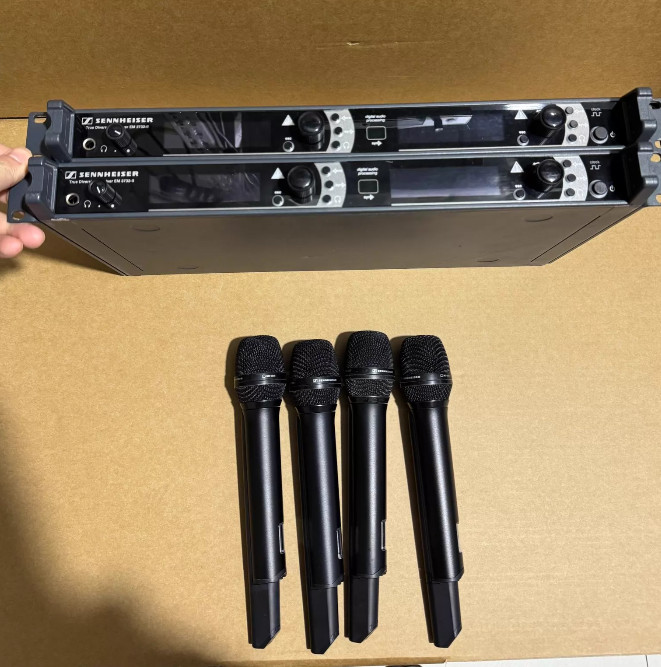 1pcs A set of Sennheiser EM3732II receiver with 2 MD5235 microphones