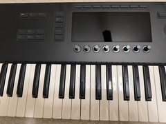 Native Instruments Komplete Kontrol S61 MK3 61 Key Keyboard Controller