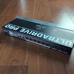 Behringer DCX2496 Digital Crossover, 24bit/96kHz, EQ, Delay & Limiter