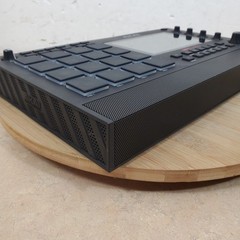 Akai Professional MPC Live II Standalone Sampler and Sequencer + Case