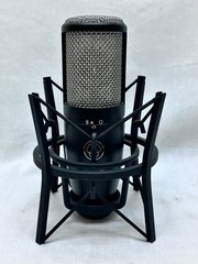 AKG P420 Microphone Multi-Pattern Condenser Microphone with Shock Mount & Case