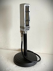 Working Vintage 1930’s Universal 5MM Ribbon Microphone, w/stand & cable