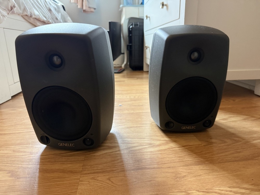 2 GENELEC 8030B Bi-Amplified 5” Powered Studio Monitor Pair + 2 XLR Cables