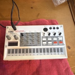 Korg volca sample Digital Sampler & Sequencer w/ Speaker, USB, Reverb