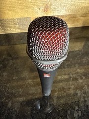 sE Electronics V7 Handheld Supercardioid Dynamic Microphone (Dark Gray)